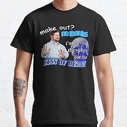 お問い合わせ なし おかげで、私はこれらの唇を節約する Kiss の死のMeme古典的なTシャツRB2411
