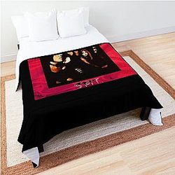 Kittie Spit  Comforter