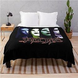 Kittie black rare spit Throw Blanket