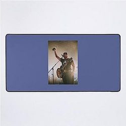 Koe Wetzel   	 Desk Mat