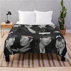 Stray Kids - Han and Lee Know - kpop  Throw Blanket