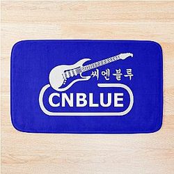♫❤Awesome KPop Rock Band CNBlue in Hangeul (Korean) Bath Mat