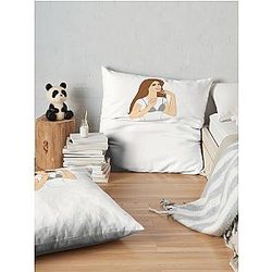 Lana Del Rey Comic Book Style Throw Pillow 프리미엄 머치 스토어