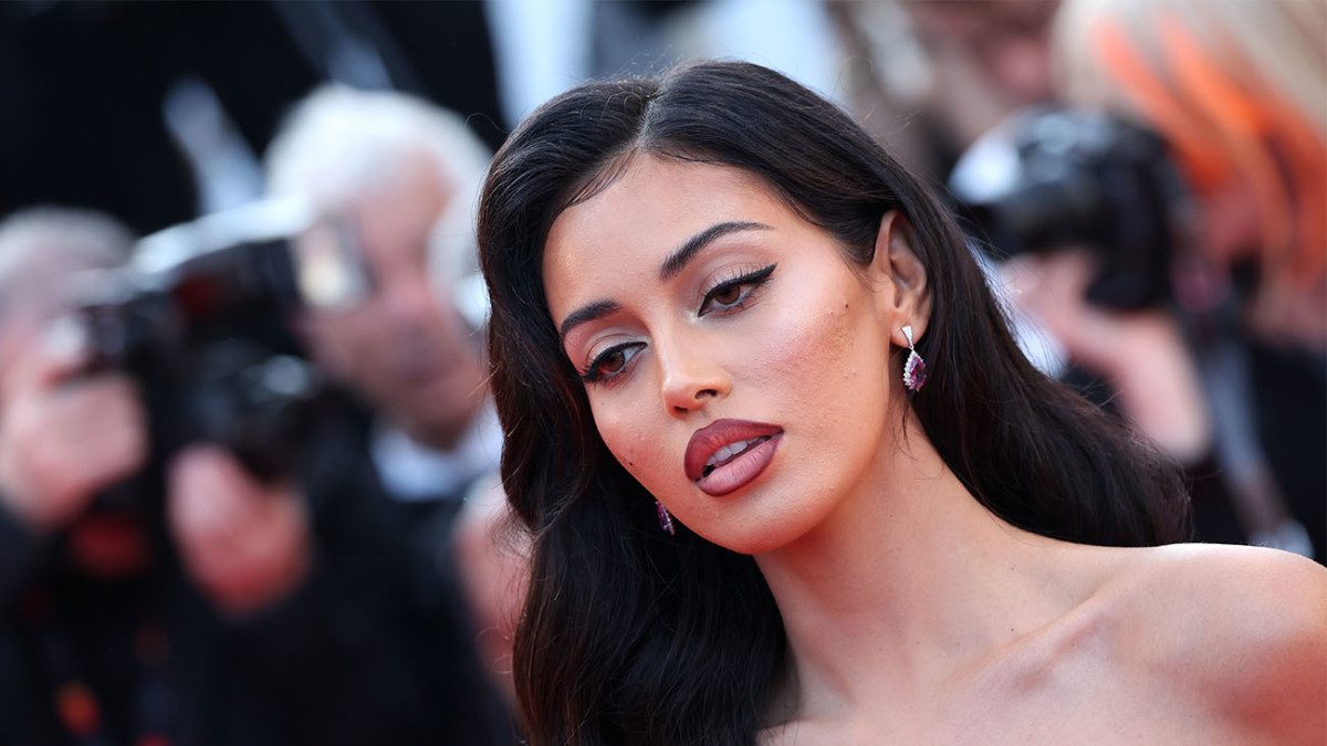 Cindy Kimberly Merchandise Picks Every Model Fan Must Own