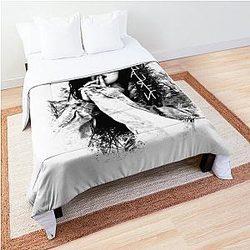 Lauren Jauregui black comforter