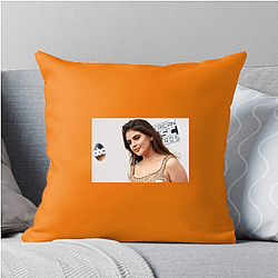 Internet Culture Figure Lauren Giraldo Pillows Cover
