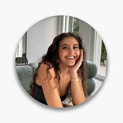 Social Media Star Lauren Giraldo Pins