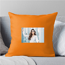 Music and Media Talent Lauren Giraldo Pillows Cover