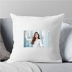 Music and Media Talent Lauren Giraldo Pillows Cover