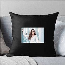 Music and Media Talent Lauren Giraldo Pillows Cover