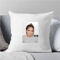 Gen Z Personality Lauren Giraldo Pillows Cover