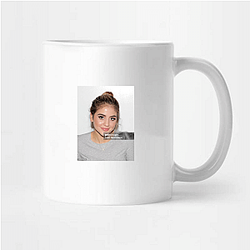 Gen Z Personality Lauren Giraldo Mugs