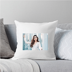 Music and Media Talent Lauren Giraldo Pillows Cover