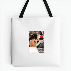 Lee David has received critical acclaim for his acting Lee David Bags