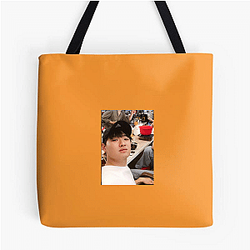 Lee David has received critical acclaim for his acting Lee David Bags