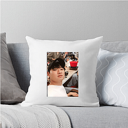 Lee David has received critical acclaim for his acting Lee David Pillows Cover