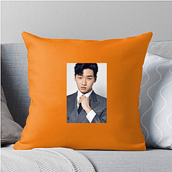 Lee David is known for his versatile roles Lee David Pillows Cover