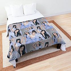 LE SSERAFIM UNFORGIVEN Comforter