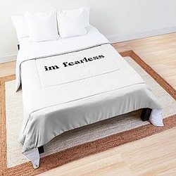 le sserafim im fearless Comforter