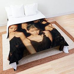 LE SSERAFIM - EASY  Comforter
