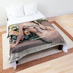LE SSERAFIM SAKURA Comforter