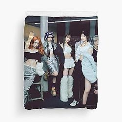 LE SSERAFIM - EASY  Duvet Cover