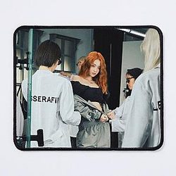 LE SSERAFIM YUNJIN - EASY  Mouse Pad