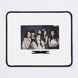 Le Sserafim  Mouse Pad