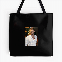Liam Hemsworth will star in the TV series The Witcher Liam Hemsworth Bags