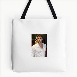 Liam Hemsworth will star in the TV series The Witcher Liam Hemsworth Bags