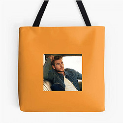Liam Hemsworth is the brother of Chris and Luke Hemsworth Liam Hemsworth Bags