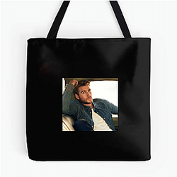 Liam Hemsworth is the brother of Chris and Luke Hemsworth Liam Hemsworth Bags