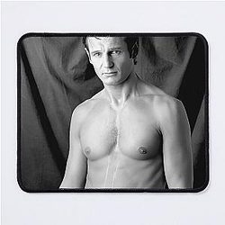 Liam Neeson Shirtless