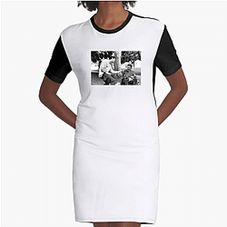 Liar Liar's plot involves a lawyer who cannot lie Liar Liar Dresses