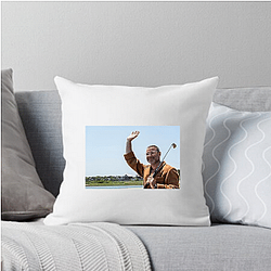 Liev Schreiber appeared in the film Scream Liev Schreiber Pillows Cover