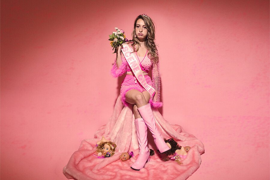 A Rising Star Whos Redefining the ‘Bimbo-Core Genre of Scene Queen