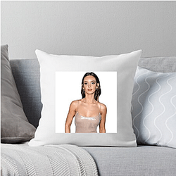 Young Performer Lilah Pate Pillows Cover