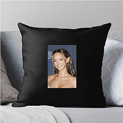 Small Screen Starlet Lilah Pate Pillows Cover