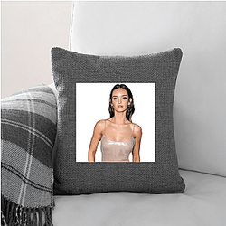 Young Performer Lilah Pate Pillows Cover