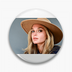 Hollywood Upcomer Lilah Pate Pins