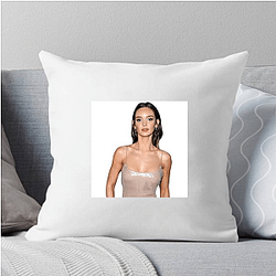 Young Performer Lilah Pate Pillows Cover