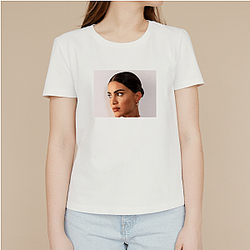 Makeup Guru Linda Cardellini T-Shirts