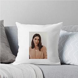 Lifestyle Star Linda Cardellini Pillows Cover