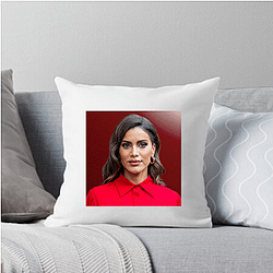 Global Entrepreneur Linda Cardellini Pillows Cover