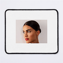 Makeup Guru Linda Cardellini Mouse Pads