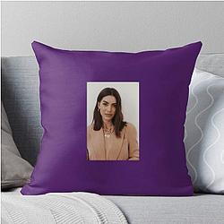 Lifestyle Star Linda Cardellini Pillows Cover