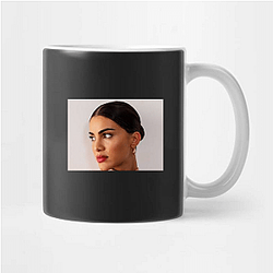 Makeup Guru Linda Cardellini Mugs