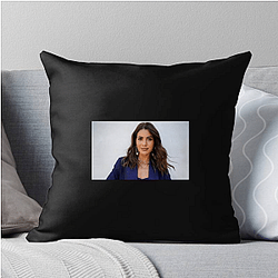 Fashion Icon Linda Cardellini Pillows Cover