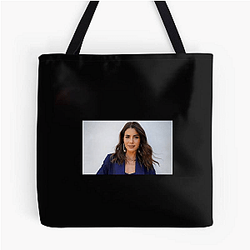 Fashion Icon Linda Cardellini Bags