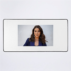 Fashion Icon Linda Cardellini Mouse Pads